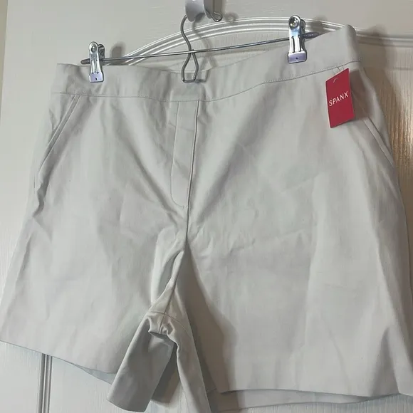 SPANX On-the-Go 6” Shorts with Ultimate Opacity Technology White Shorts XL