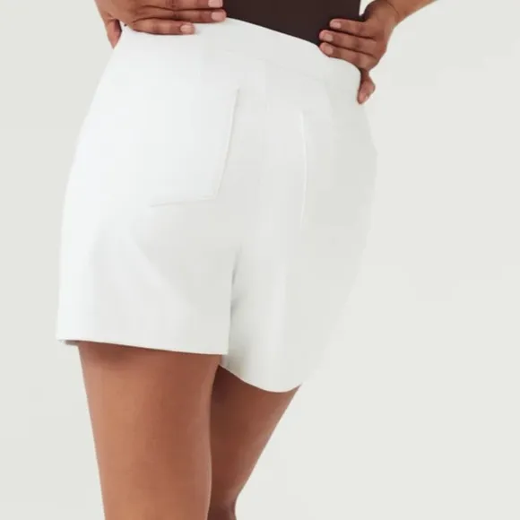 SPANX On-the-Go 6” Shorts with Ultimate Opacity Technology White Shorts XL