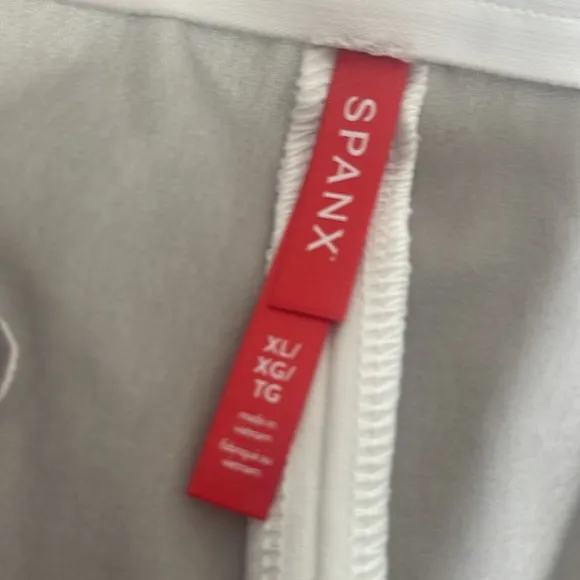 SPANX On-the-Go 6” Shorts with Ultimate Opacity Technology White Shorts XL