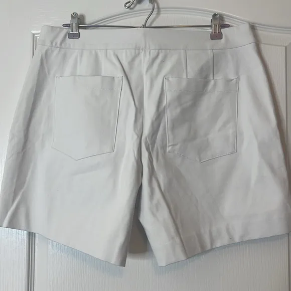 SPANX On-the-Go 6” Shorts with Ultimate Opacity Technology White Shorts XL