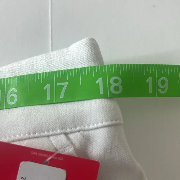 SPANX On-the-Go 6” Shorts with Ultimate Opacity Technology White Shorts XL