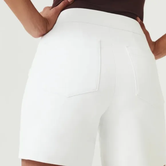 SPANX On-the-Go 6” Shorts with Ultimate Opacity Technology White Shorts XL
