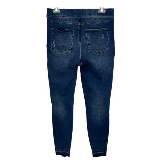 Spanx Size Large distressed blue Jean-ish ankle leggings. Medium wash.‎ EUC