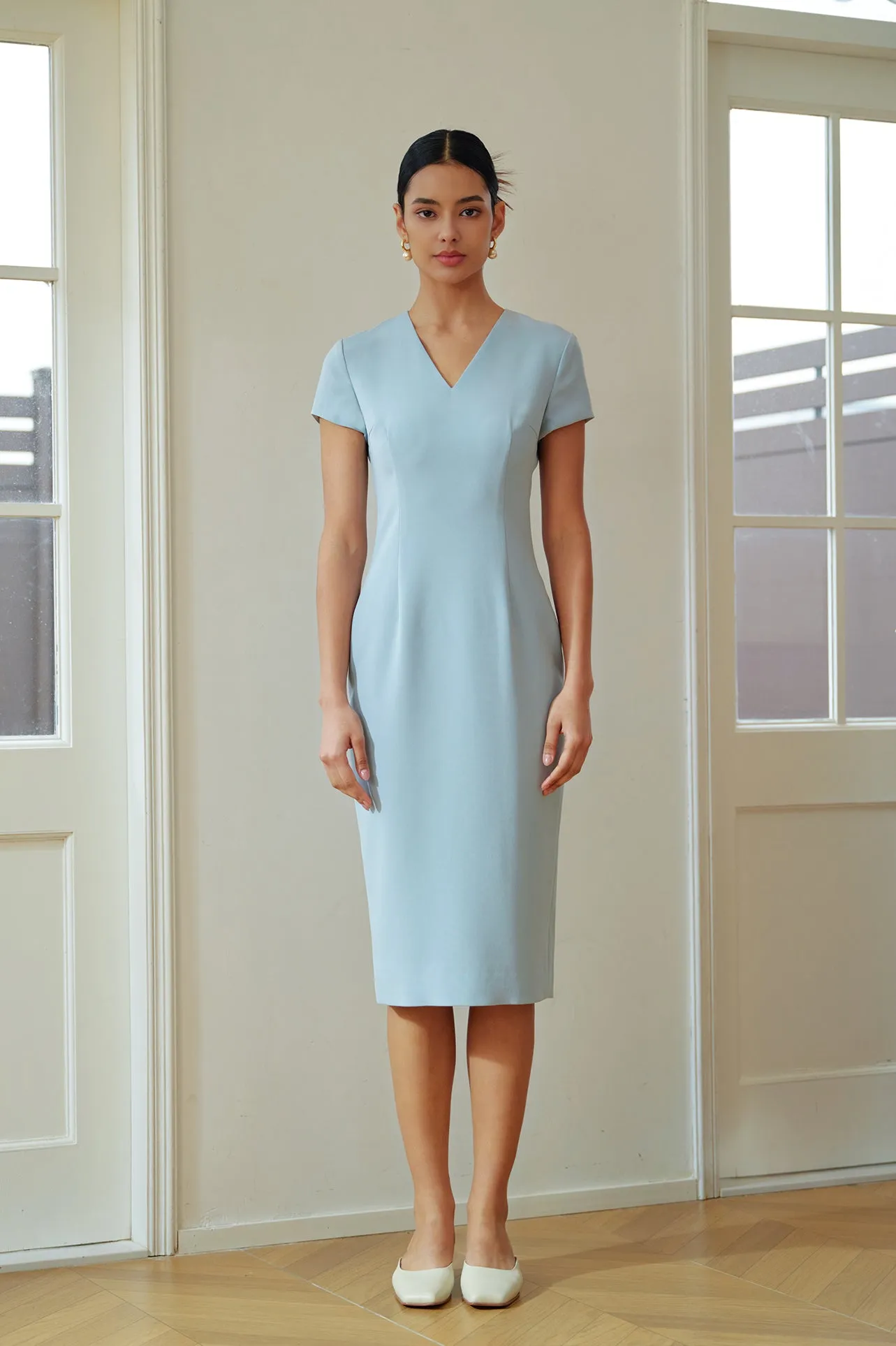 V-NECK DRESS IN BLUE