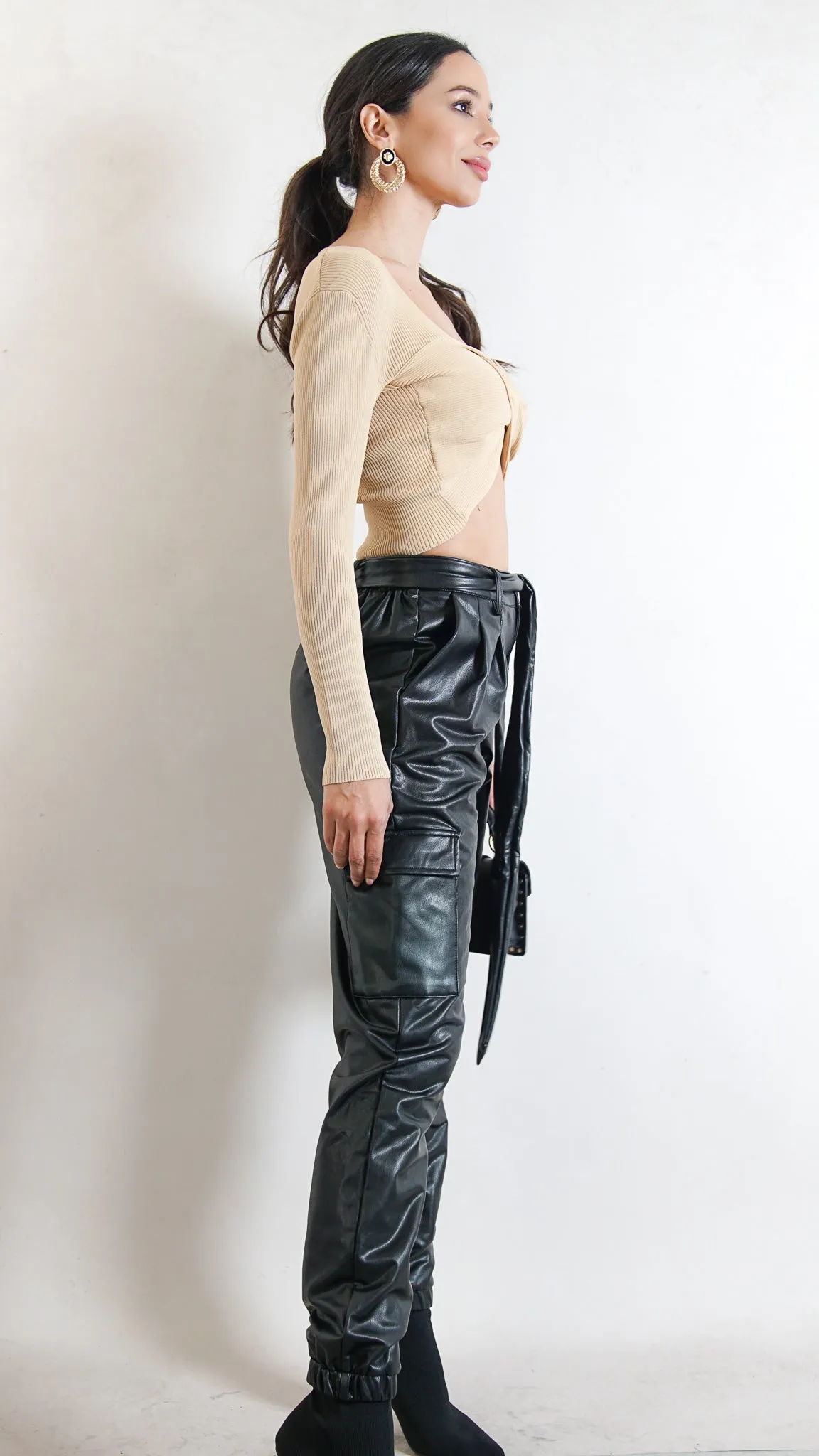 Vesma Longsleeve Midriff Top