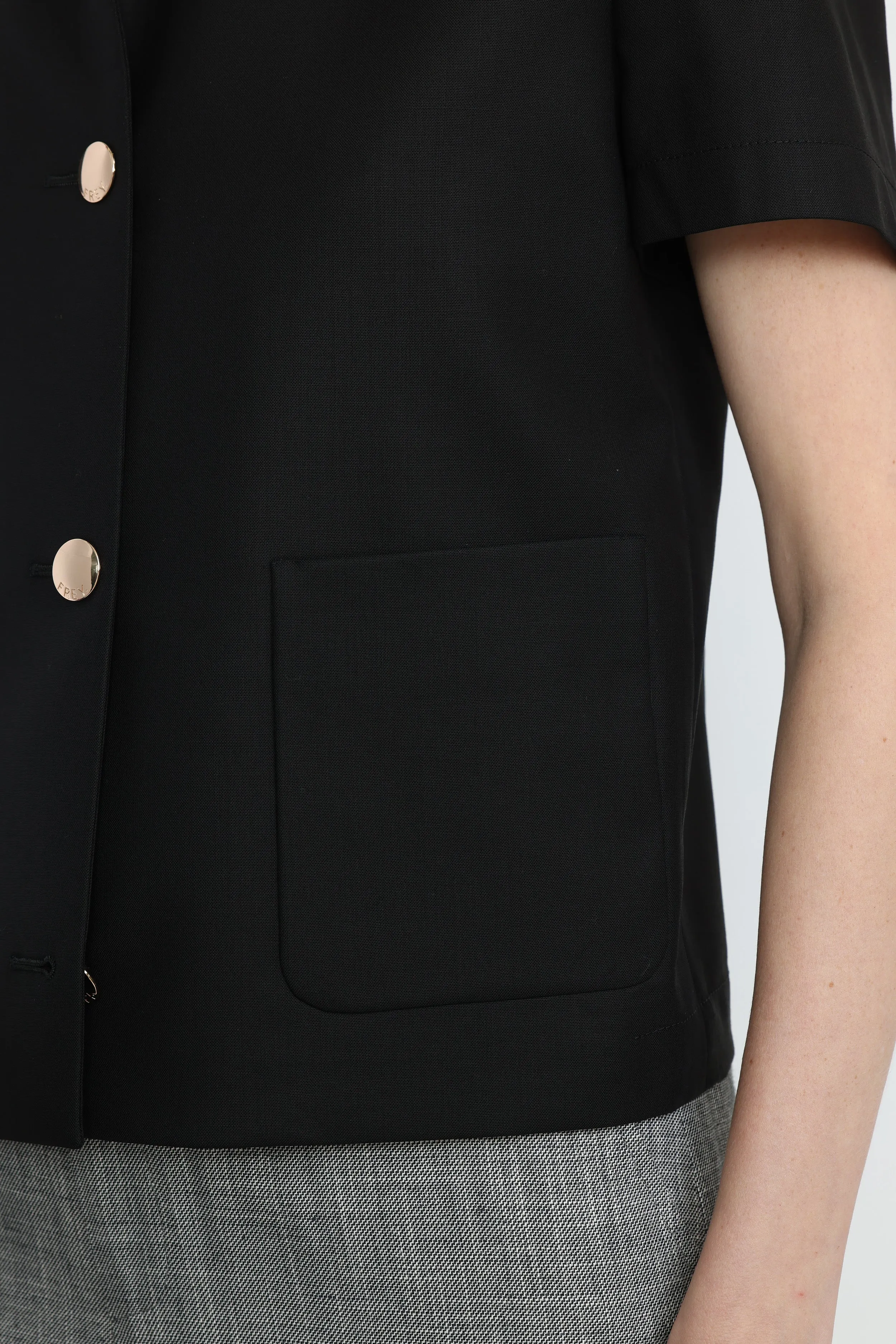 Wagga Wagga Jacket - Short sleeve jacket in black